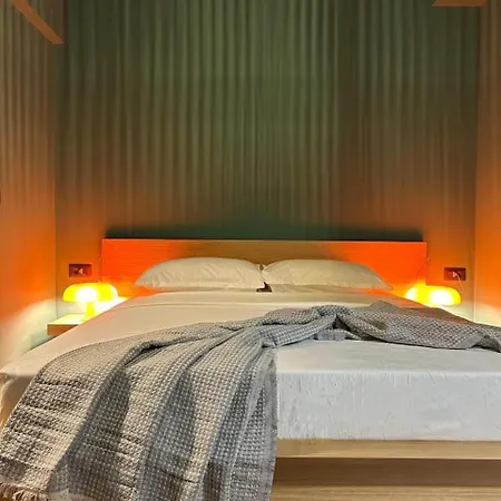 Modern Luxe Center Escape Apartmán *