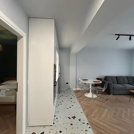Modern Luxe Center Escape * Polisi i Vogel